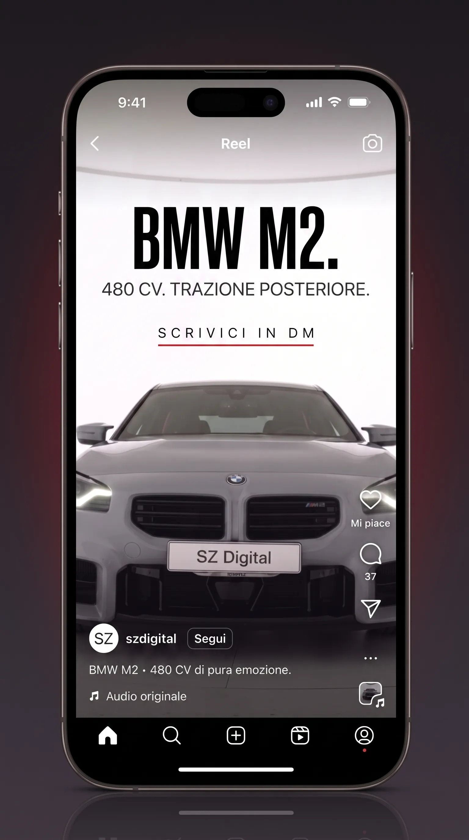 La clip verticale della BMW M2 pubblicata come Reel su Instagram, vista sullo schermo di un telefono.